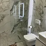 Biraci アパートホテル クサミル