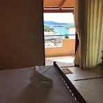 Biraci アパートホテル