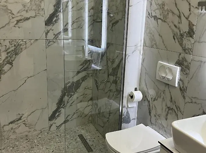 Biraci Apartahotel Ksamil